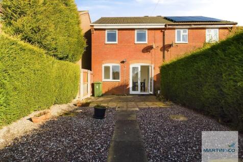 2 bedroom semi-detached house for sale