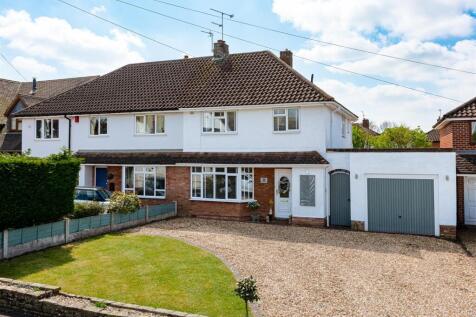 24 Queens Gardens, Codsall... 3 bed semi