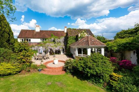 5 bedroom cottage for sale