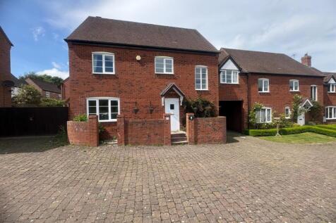 4 bedroom link detached house for sale