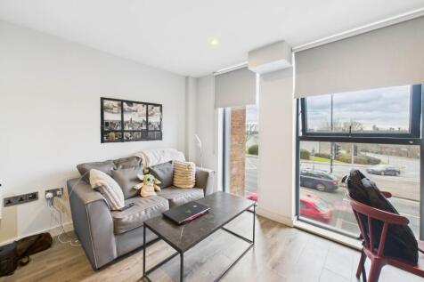 Studio flat for sale