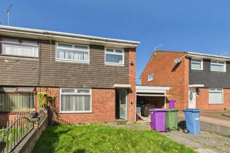 3 bedroom semi-detached house for sale