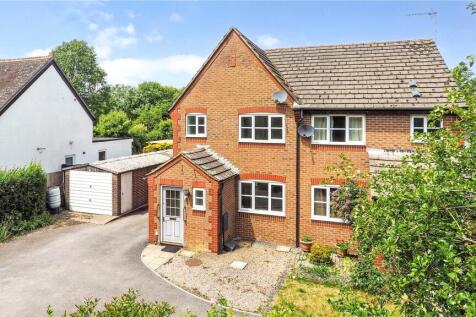 Nursery Field, Liss, Hampshire 3 bed semi