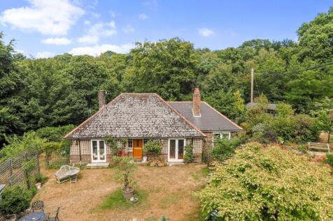Hill Brow, Liss, Hampshire 2 bed bungalow for sale