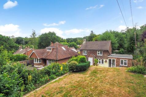 Primrose Lane, Liss, Hampshire 2 bed detached house for sale