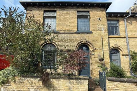 George Street, SHIPLEY BD18 3 bed end of terrace house for sale