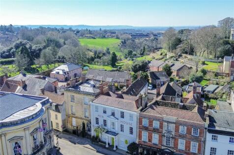 6 bedroom terraced house for sale