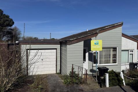 Gover Close, Mount Hawke 3 bed terraced bungalow for sale