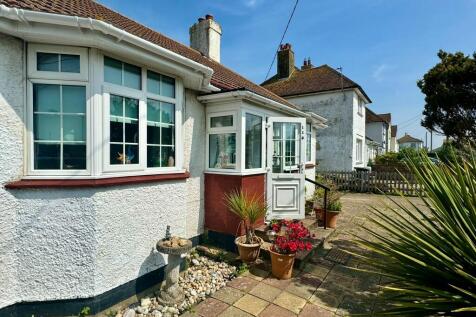 Eastbourne Road, Pevensey Bay BN24 2 bed detached bungalow for sale