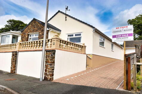 3 bedroom detached bungalow for sale