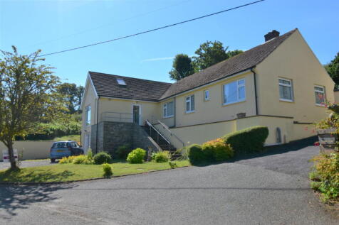 5 bedroom detached bungalow for sale