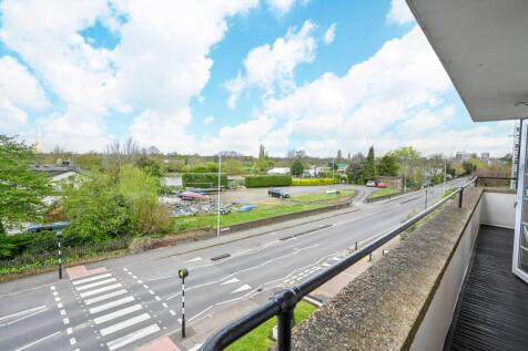 Portsmouth Road, Surbiton, KT6 3 bed flat for sale