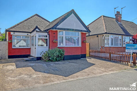 Wallace Crescent, Chelmsford 3 bed detached bungalow for sale