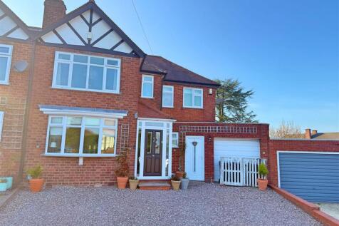Clarence Gardens, Four Oaks, Sutton... 3 bed semi