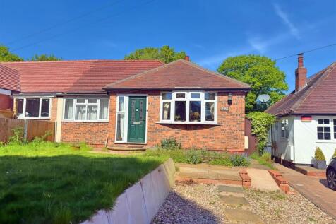 Blackberry Lane, Four Oaks, Sutton... 3 bed semi