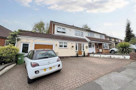 Selvey Avenue, Great Barr, Birmingham 3 bed semi