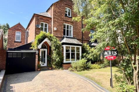 4 bedroom semi-detached house for sale
