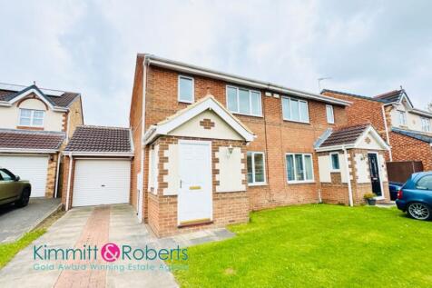 3 bedroom semi-detached house for sale