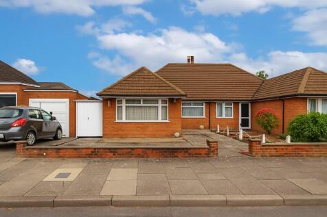3 bedroom semi-detached bungalow for sale
