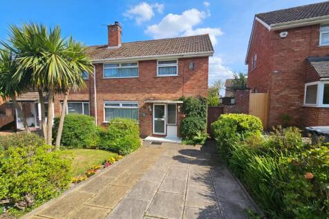 Hazeldene Avenue, Thingwall, Wirral... 3 bed semi