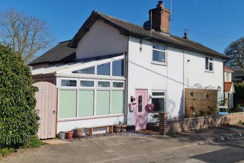 3 bedroom semi-detached house for sale