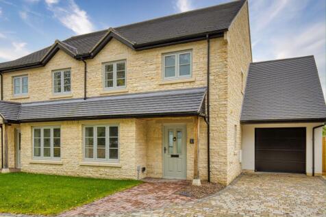 1 Martins Lane, Standlake, OX29 4 bed semi