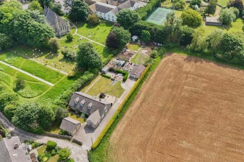 6 bedroom detached bungalow for sale