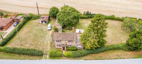 2 bedroom detached house for sale