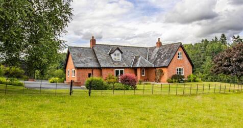 4 bedroom country house for sale