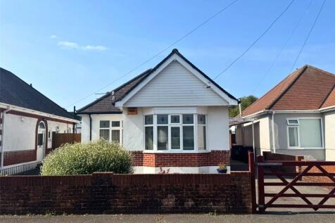 Huntfield Road, Bournemouth, Dorset, BH9 2 bed bungalow for sale