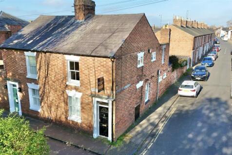 3 bedroom town house for sale