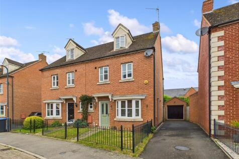 4 bedroom semi-detached house for sale