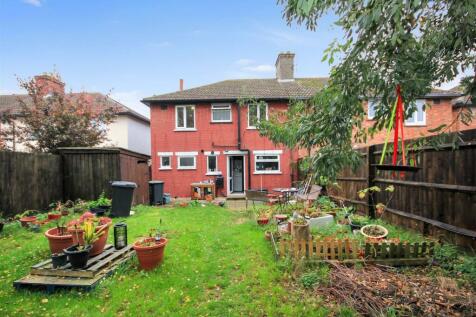 4 bedroom semi-detached house for sale