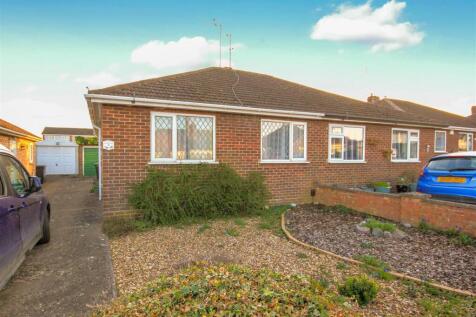2 bedroom semi-detached bungalow for sale