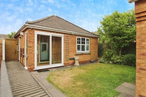 Millers Walk, Pelsall, WS3 4QS 2 bed bungalow for sale
