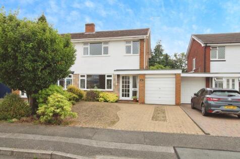 Hallcroft Way, Aldridge, WS9 8UL 3 bed semi