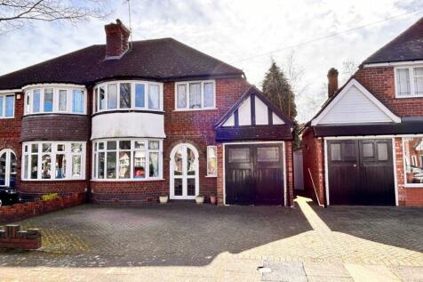 Beeches Drive, Erdington, Birmingham... 3 bed semi