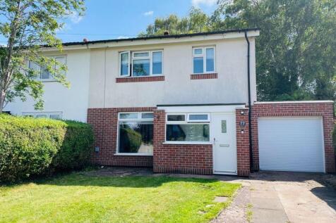 Dugdale Crescent, Four Oaks, Sutton... 3 bed semi