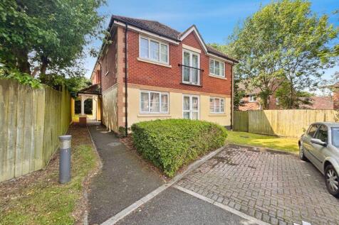 Asbury Court, Newton Road... 1 bed apartment for sale