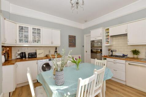 5 bedroom end of terrace house for sale