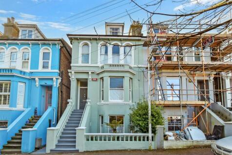 5 bedroom end of terrace house for sale