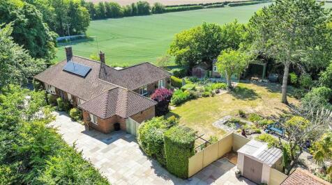 4 bedroom detached bungalow for sale