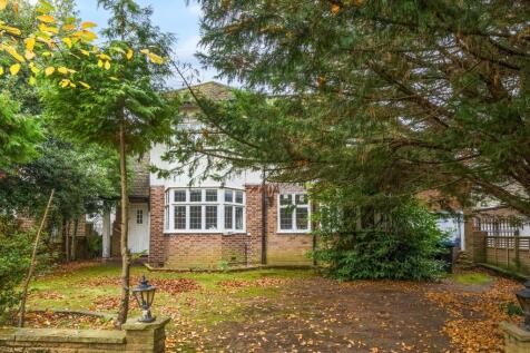 Green Dragon Lane, London, Middlesex... 6 bed detached house for sale