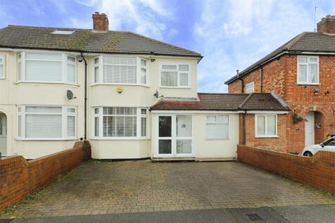4 bedroom semi-detached house for sale