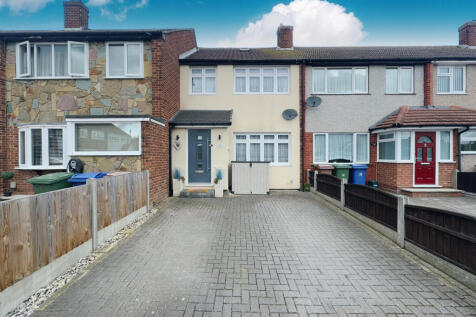 4 bedroom terraced house for sale