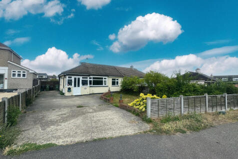 3 bedroom semi-detached bungalow for sale
