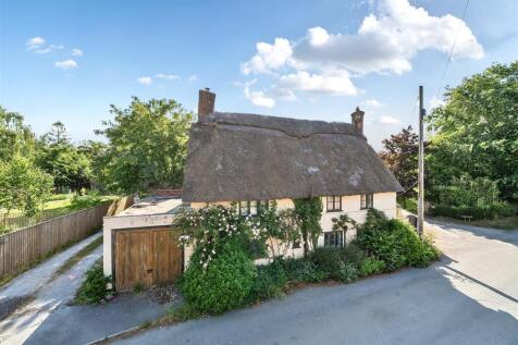 2 bedroom detached house for sale