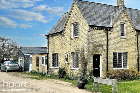 Wisbech Road, Peterborough 3 bed end of terrace house for sale