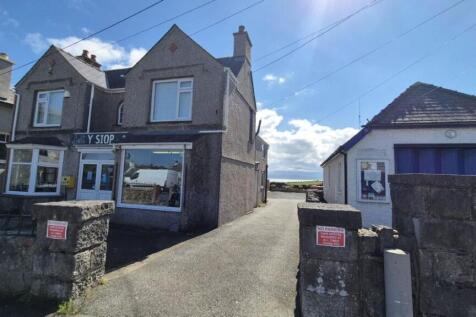Hyfrydle, Moelfre, Anglesey, LL72 2 bed detached house for sale
