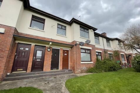 Waterloo Road, Cheetwood, Manchester 3 bed maisonette for sale